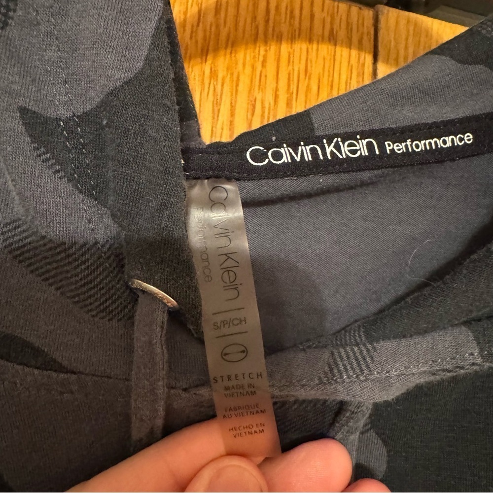 Women’s Calvin Performance Camouflage light Hoodie - Picture 3 of 5